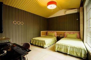 Shuangshuang Home Fenghuang Hongqiao Branch Bagian luar foto